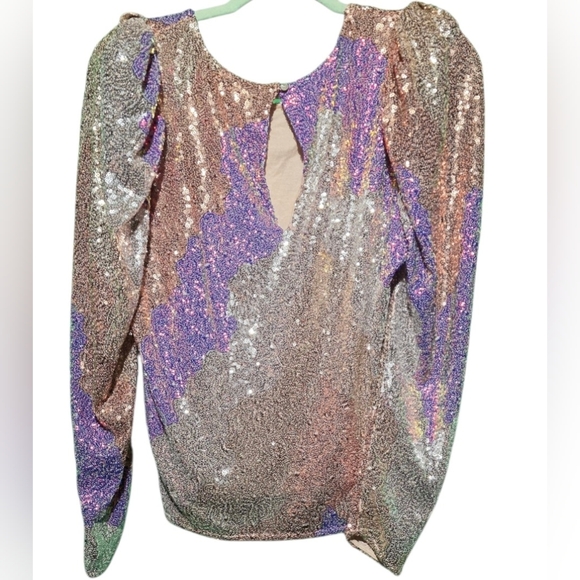 Saltwater LUXE EUC Large Beautiful Sequins Top - PTP 21 Length 22 - Picture 2 of 3